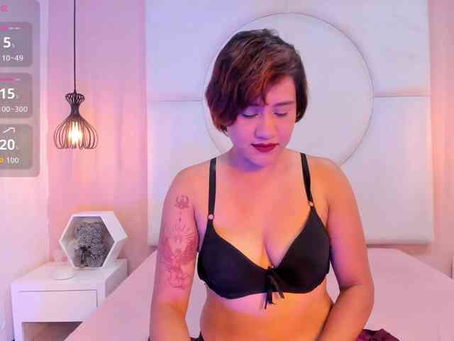 SerenaJade webcam