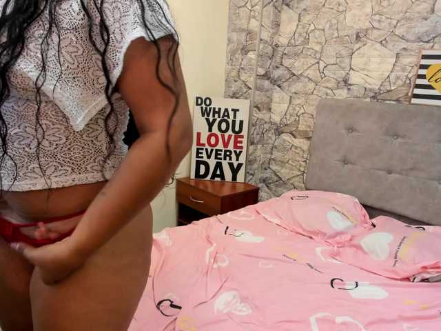 Jade-Vixen live cam on BongaCams