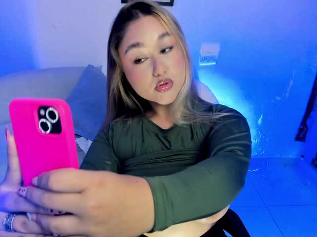 SamanthaConnoer1 live cam on BongaCams