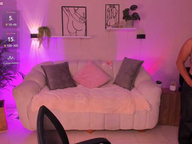 SamanthaConnoer1 live cam on BongaCams