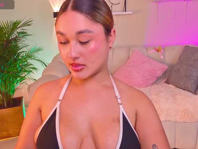 SamanthaConnoer1 live cam on BongaCams