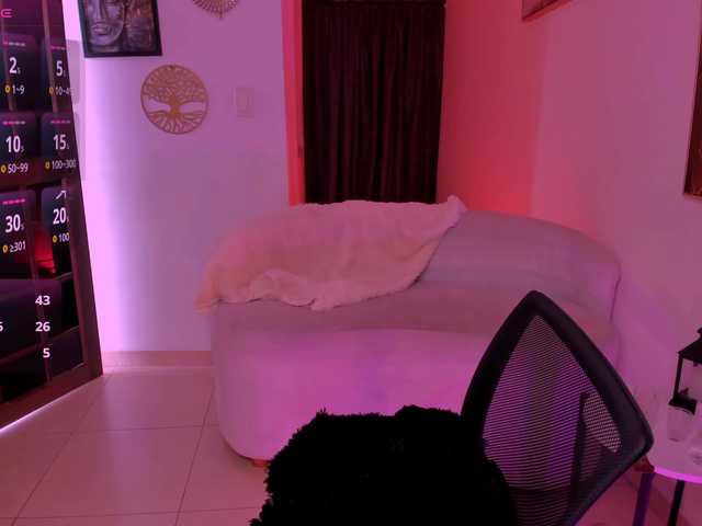 SamanthaConnor1 — live female cam