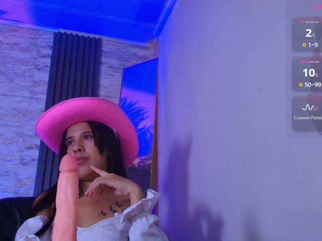 Luna-azul live cam on BongaCams