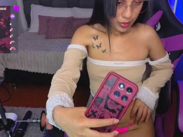 Luna-azul live cam on BongaCams