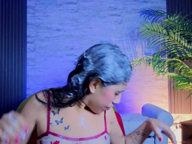 Luna-azul live cam on BongaCams