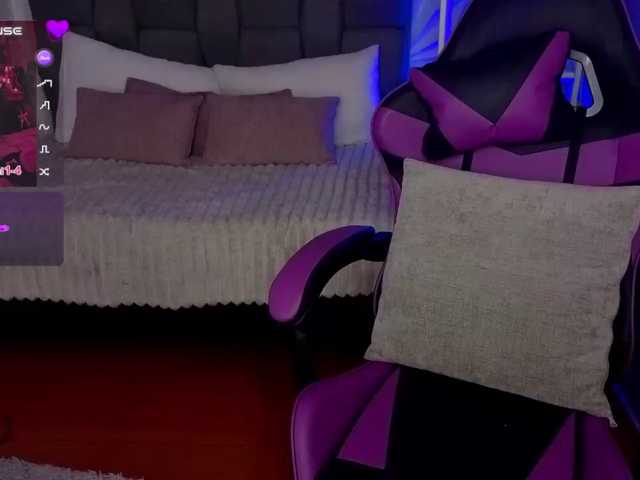 Luna-azul live cam on BongaCams