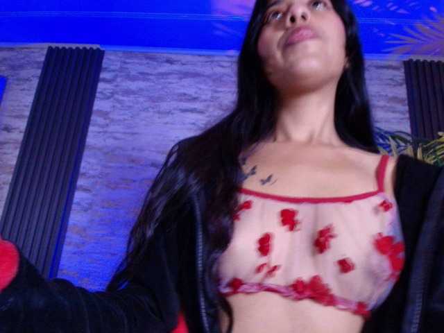 Luna-azul live cam on BongaCams