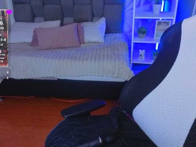 Luna-azul webcam bongacams model stream image