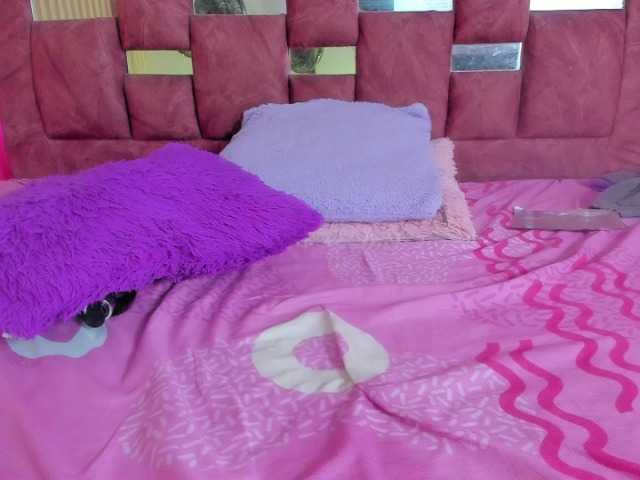 MimiRose1 live cam on BongaCams