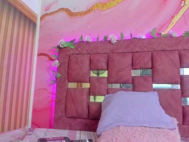 MimiRose1 live cam on BongaCams