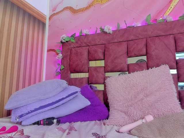 MimiRose1 live cam on BongaCams