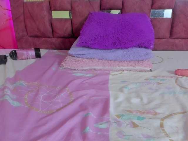 MimiRose1 live cam on BongaCams