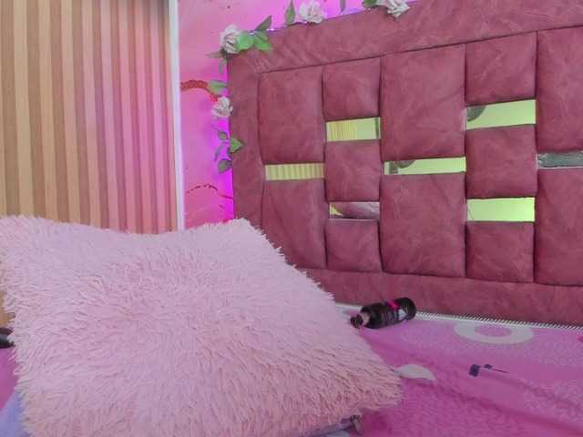 MimiRose1 live cam on BongaCams