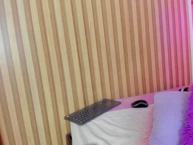 MimiRose1 live cam on BongaCams