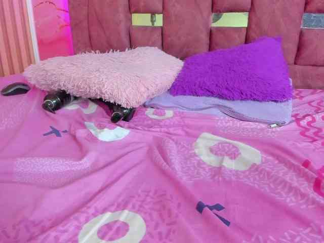 MimiRose1 webcam