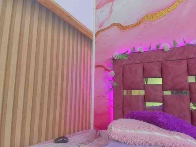 MimiRose1 webcam