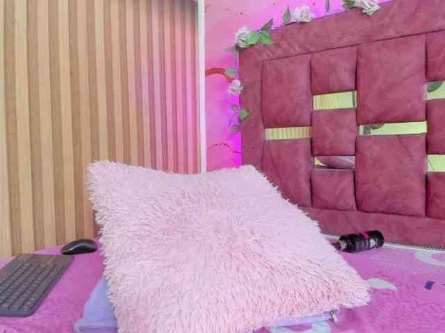 MimiRose1 webcam