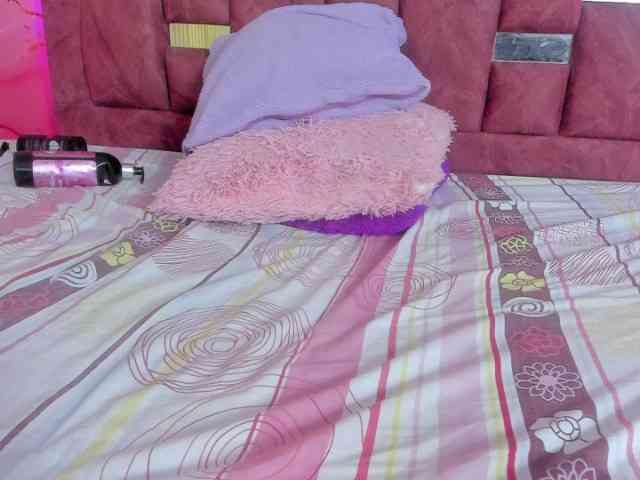 MimiRose1 webcam