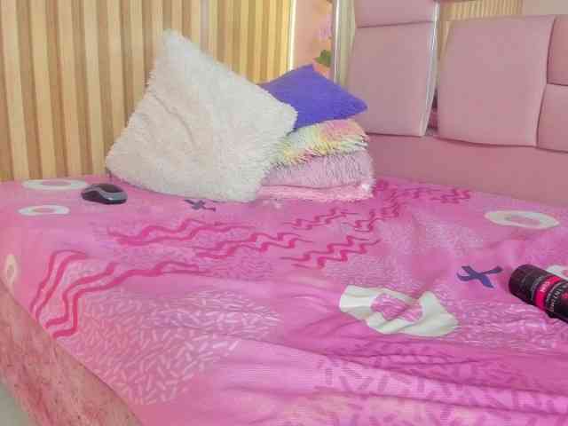MimiRose1 webcam