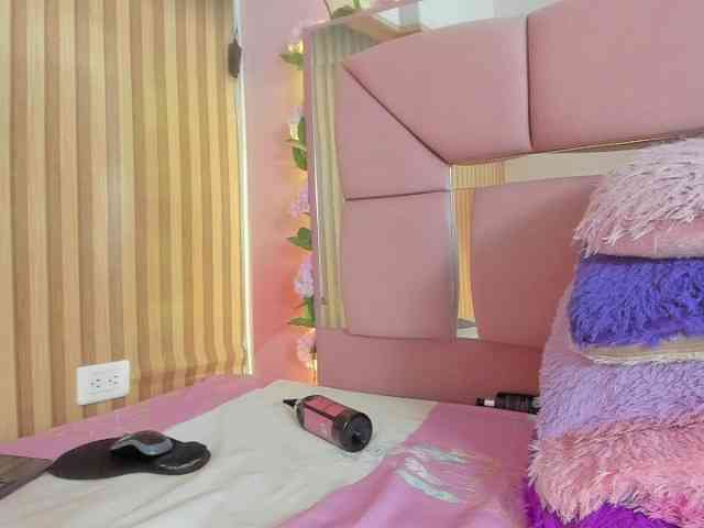 MimiRose1 webcam