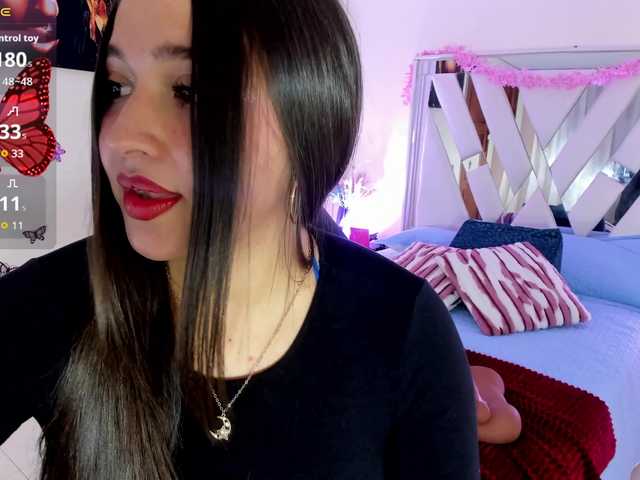 emma-evanss22 live cam preview