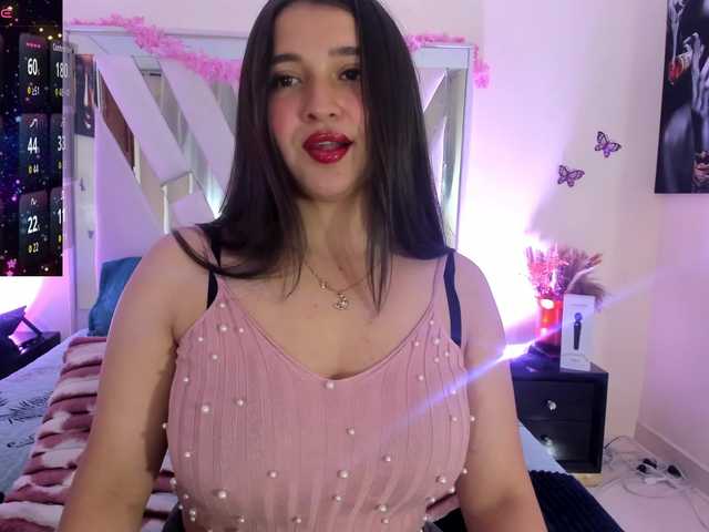 emma-evanss22 live cam on BongaCams
