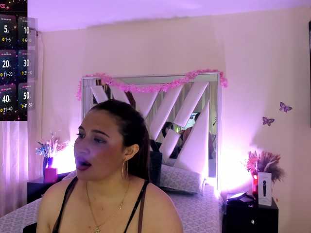 emma-evanss22 live cam