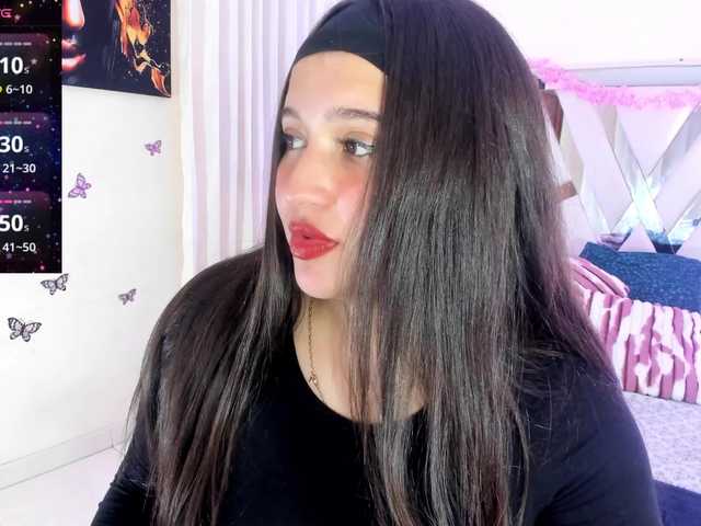 emma-evanss22 live cam on BongaCams