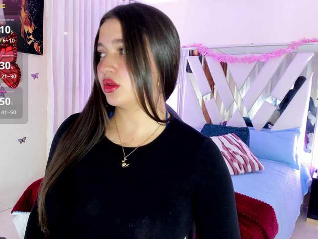emma-evanss22 live cam on BongaCams