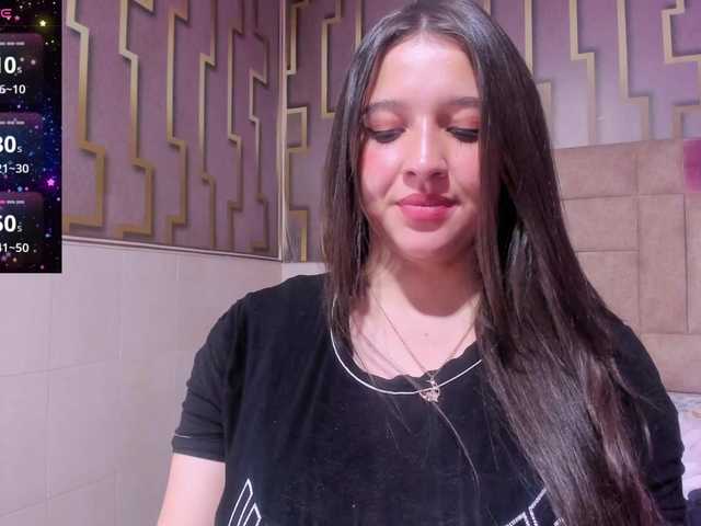 emma-evanss22 live cam on BongaCams