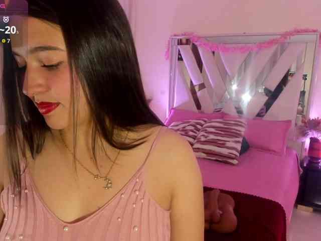 emma-evanss22 webcam