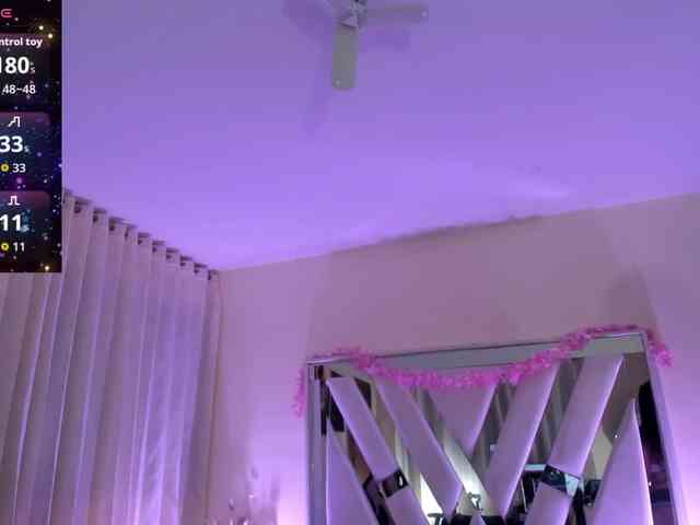 emma-evanss22 webcam