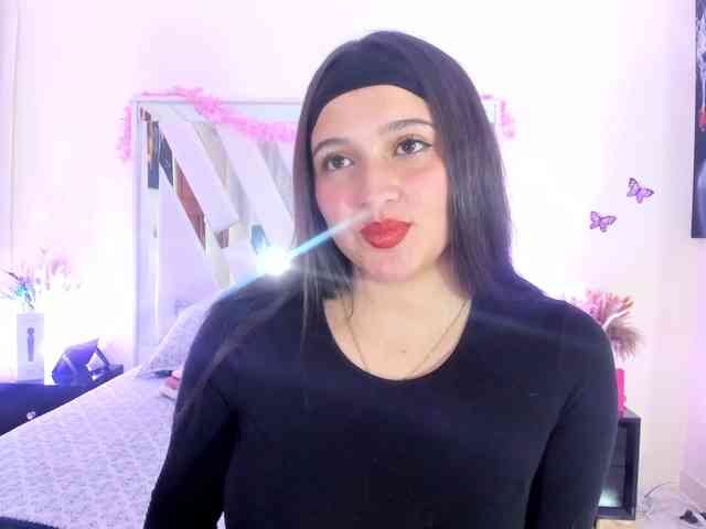 emma-evanss22 webcam