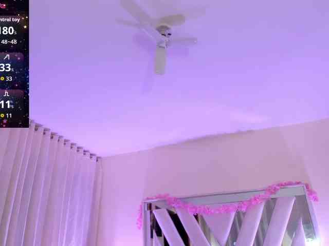 emma-evanss22 webcam