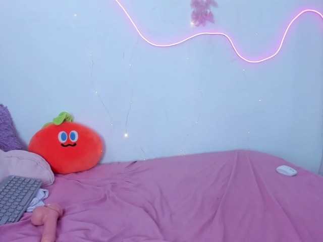 Atenea-bloom live cam on BongaCams