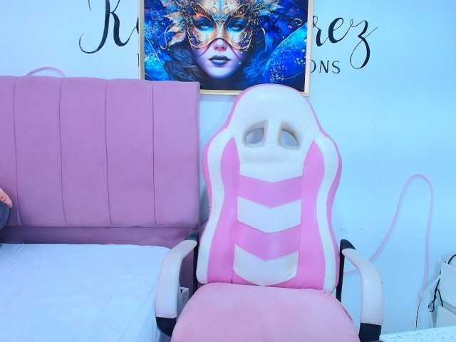 Atenea-bloom live cam on BongaCams