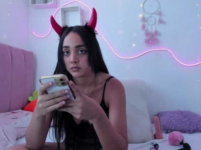 Atenea-bloom live cam on BongaCams