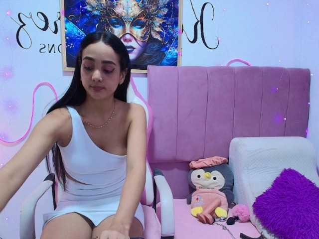 Atenea-bloom live cam on BongaCams