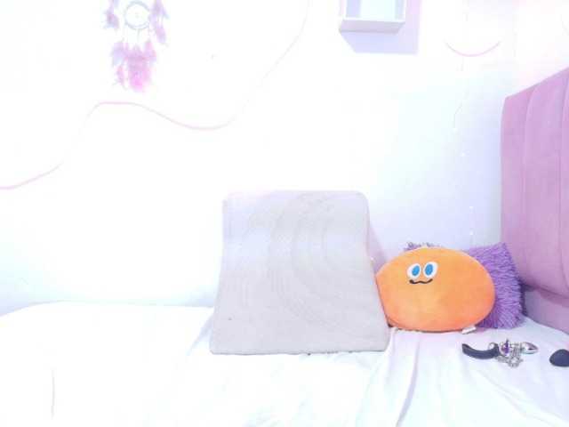 Atenea-bloom live cam on BongaCams