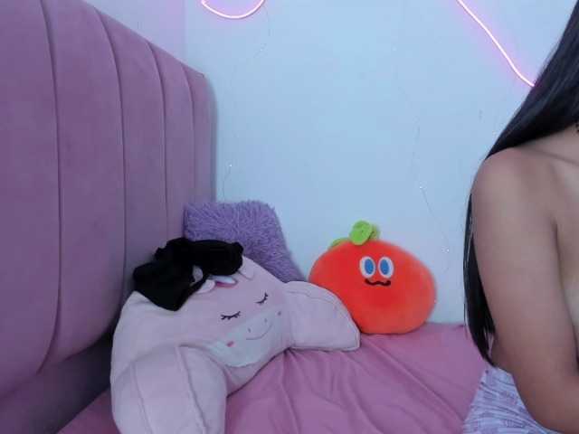 Atenea-bloom live cam on BongaCams