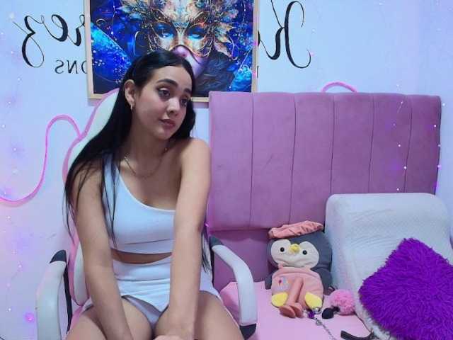 Atenea-bloom live cam on BongaCams