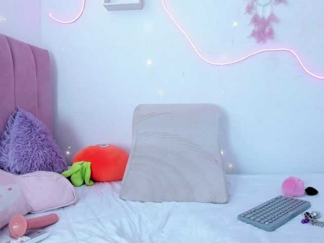 Atenea-bloom live cam on BongaCams