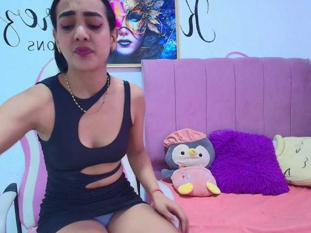 Atenea-bloom live cam on BongaCams