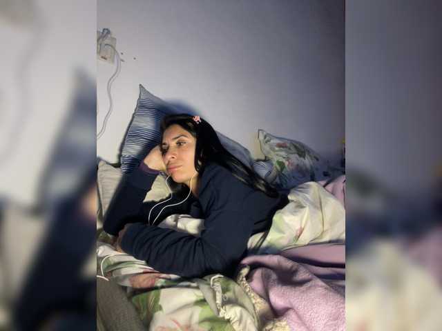 Chicavixy live cam on BongaCams