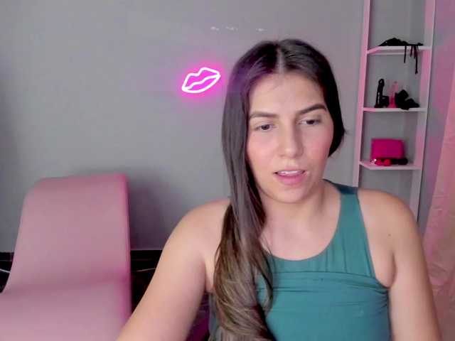 MiayEstrella18nice live cam on BongaCams