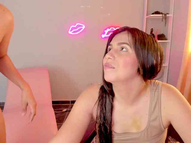 MiayEstrella18nice webcam
