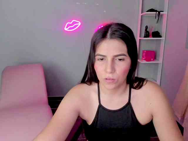 MiayEstrella18nice webcam