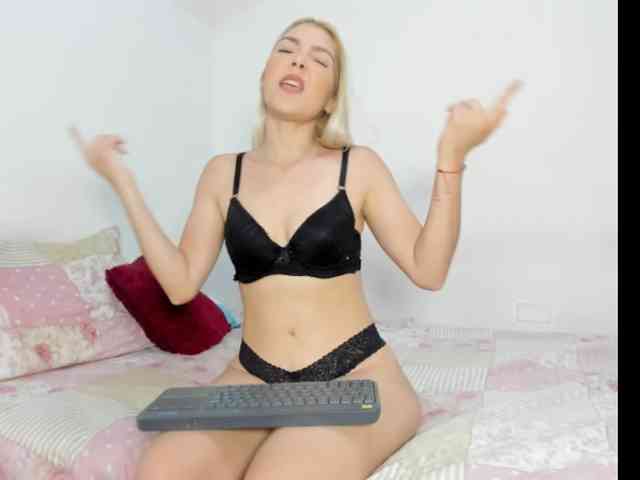 Michelle-lane's cam show statistics and live stream