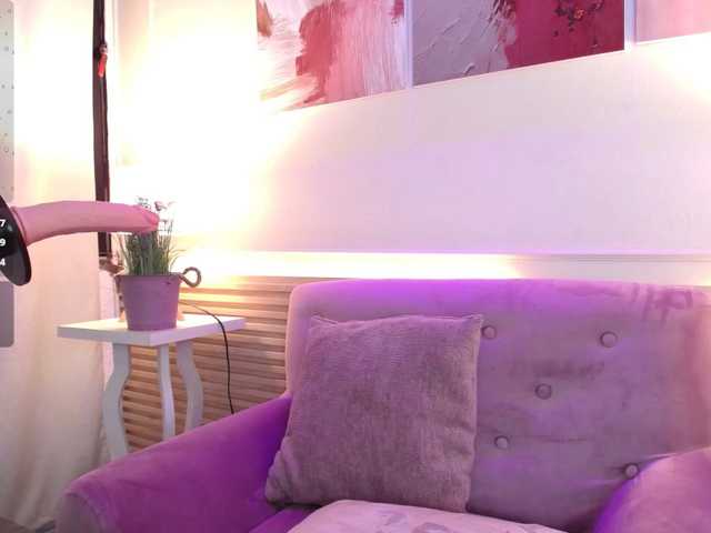 SoffieGaging, live now on BongaCams