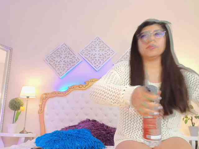 Tonisha-Gil webcam